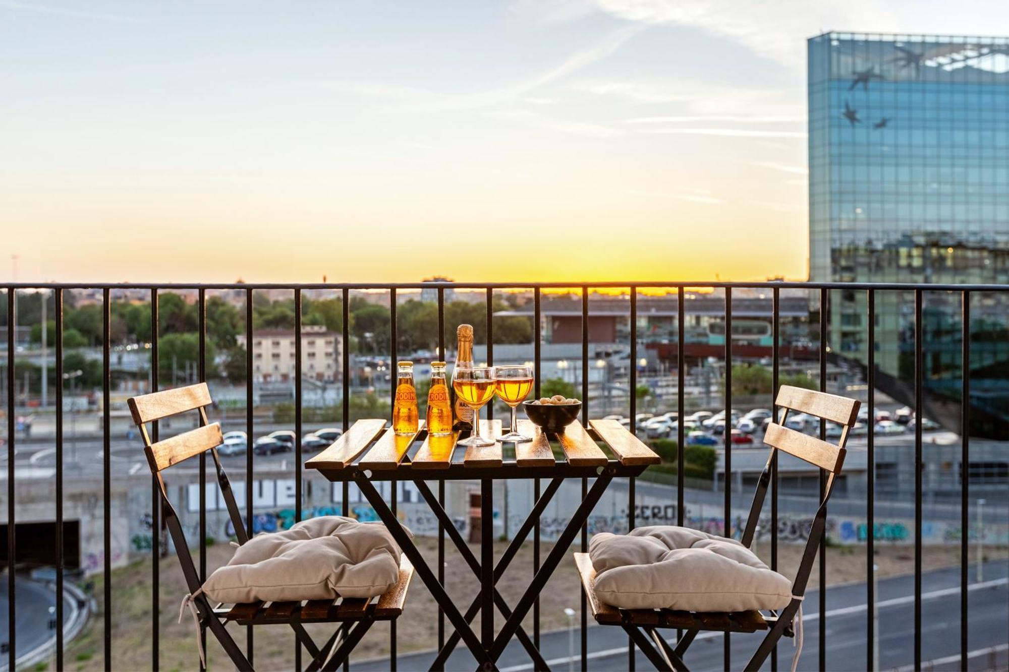 Stylish & Cozy - 5 Star Location- Balcony - City View Рим Екстер'єр фото