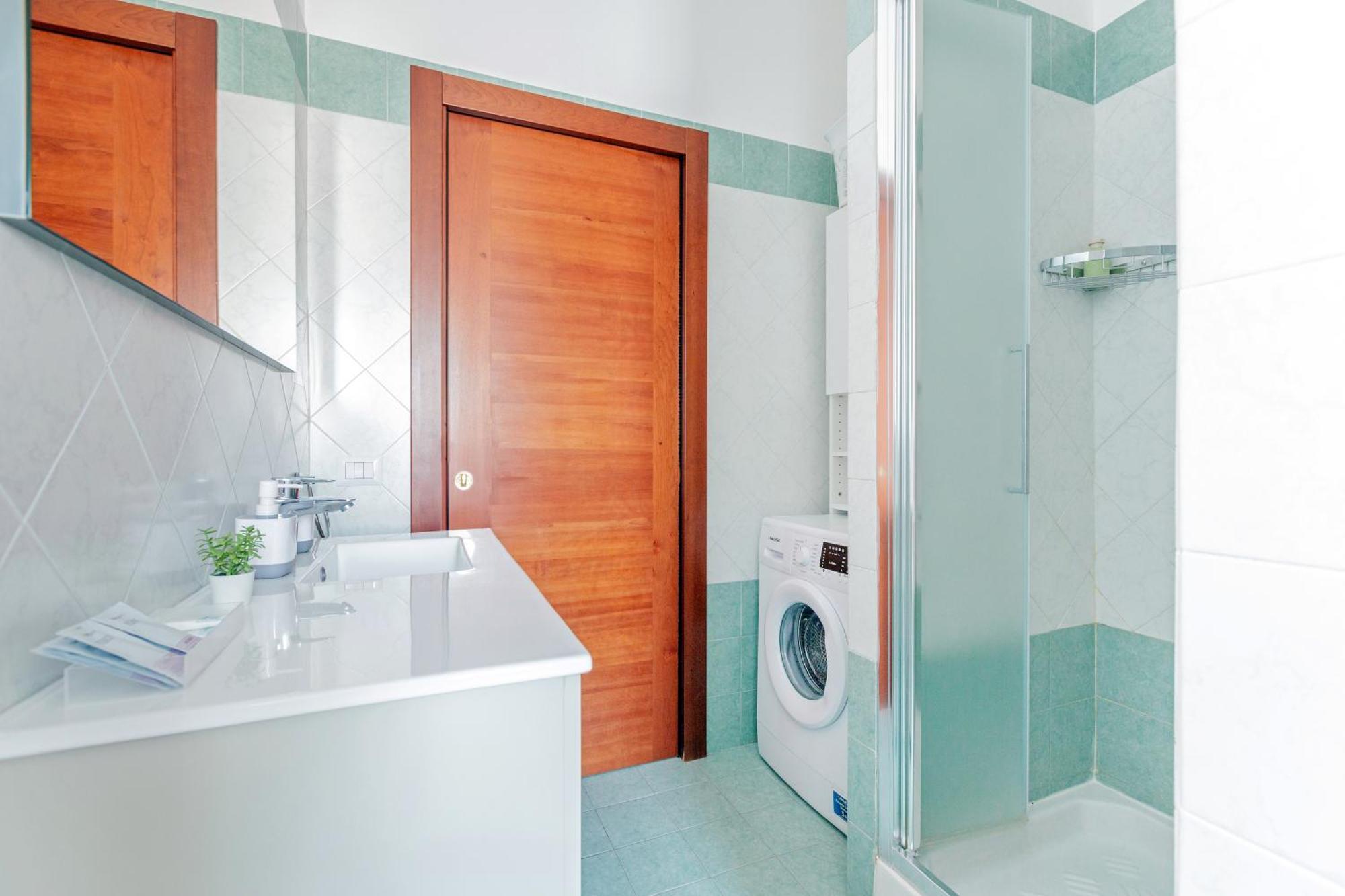 Stylish & Cozy - 5 Star Location- Balcony - City View Рим Екстер'єр фото